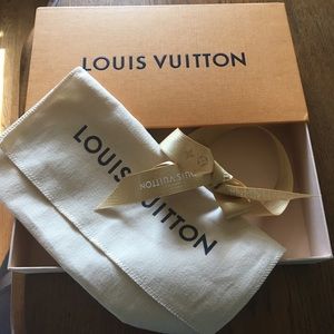 Louis Vuitton gift box and bag - New!